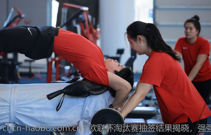 欧联杯淘汰赛抽签结果揭晓，强强对话预示激战
