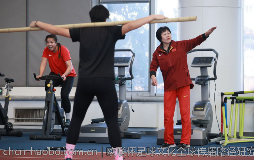 欧联杯足球文化全球传播路径研究